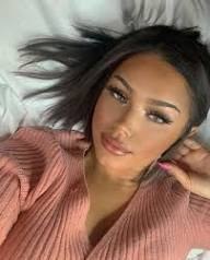 HD Model Preview 17 on Sexy Audra social model photo gallery