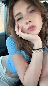 Glamour Selfie Update 19 on Sexy Audra social model photo gallery